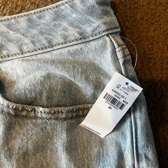 Distressed denim shorts - Picture 2 of 5